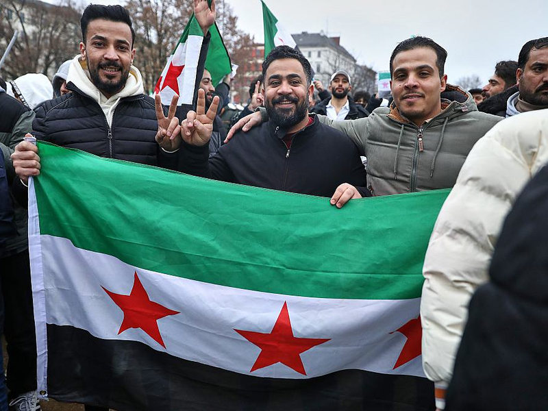 Syrer in Deutschland feiern den Sturz von Assad in Syrien am 08.12.2024 - Foto: über dts Nachrichtenagentur