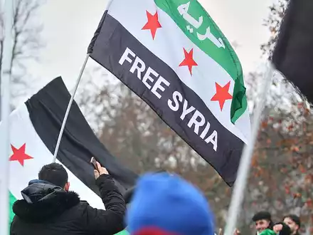 Syrer feiern den Sturz von Assad am 08.12.2024 - Foto: über dts Nachrichtenagentur