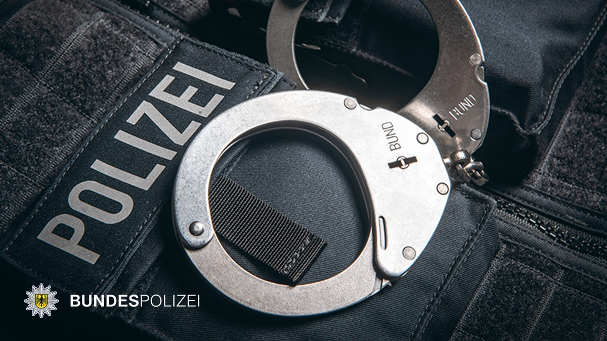 Bundespolizeidirektion München: Mit Weinflasche zugeschlagen / Haftrichtervorführung nach Gewalttat - Foto: presseportal.de