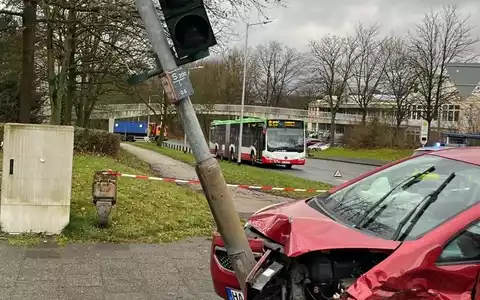 POL-HA: Ampelanlage an Boeler Kreuzung ausgefallen - Fünf Leichtverletzte nach Verkehrsunfall - Foto: presseportal.de