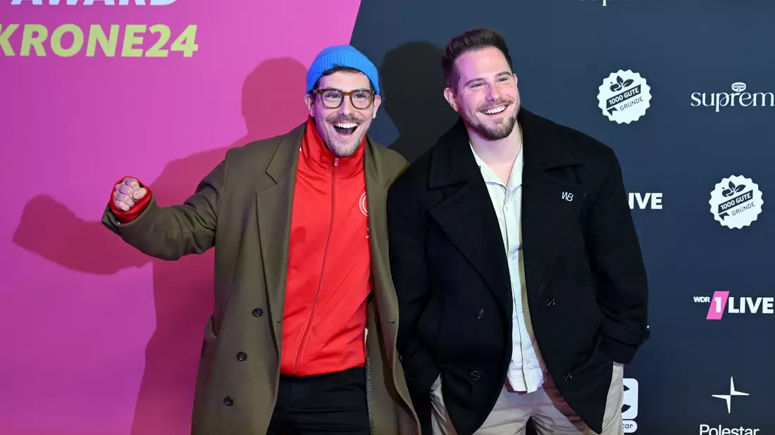 Die Wolter-Zwillinge Dennis (links) und Benjamin bekommen ihre eigene TV-Show im Hauptprogramm. - Bild: David Inderlied/dpa