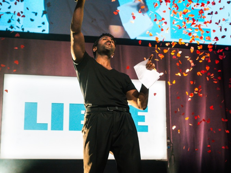 Eine Reise zum Glück: Biyon Kattilathu geht 2025 auf Tour - Foto: presseportal.de