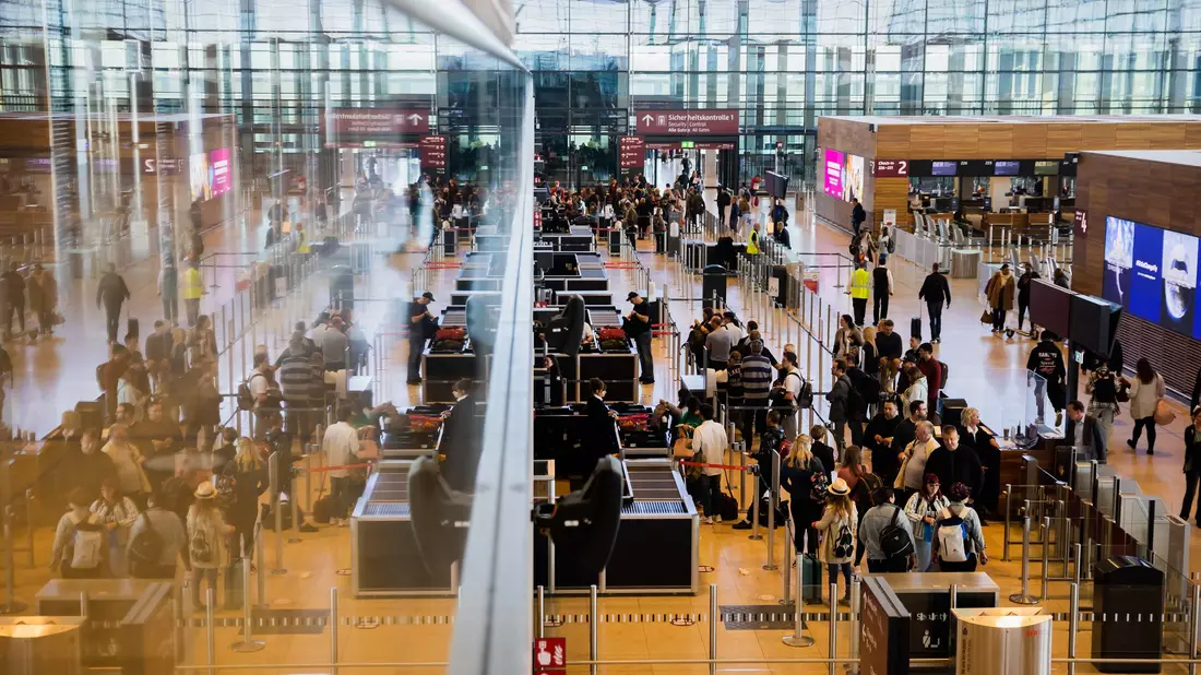 Luftfahrtverbände erwarten höhere Preise für Flugtickets (Archivbild). - Bild: Christoph Soeder/dpa