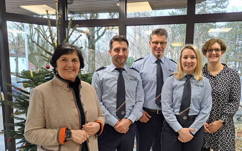 POL-SO: Landrätin Eva Irrgang begrüßt neues Führungstrio der Polizei - Foto: presseportal.de