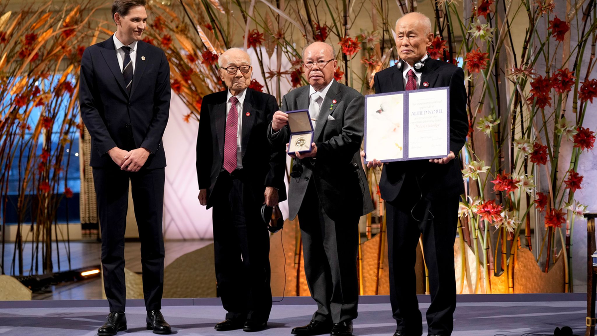 Die drei Co-Vorsitzenden von Nihon Hidankyo nahmen den Friedensnobelpreis in Oslo entgegen. - Foto: Heiko Junge/NTB Pool/AP/dpa