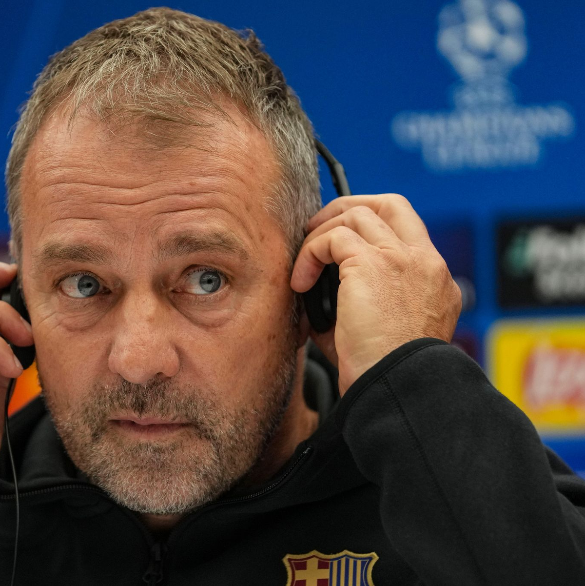 Ex-Bundestrainer Hansi Flick bestreitet sein erstes Spiel als Barcelona-Coach in Deutschland. - Foto: Darko Vojinovic/AP/dpa