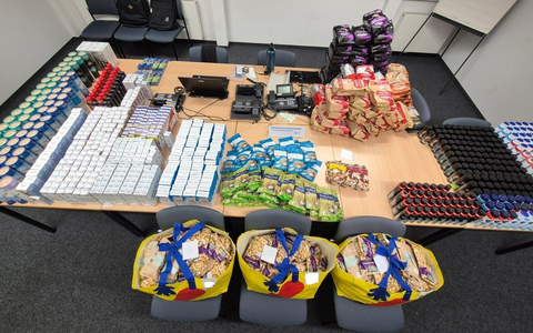 POL-DO: Richtiger Riecher bei Verkehrskontrolle: Polizei stellt mutmaßliches Diebesgut sicher - Foto: presseportal.de