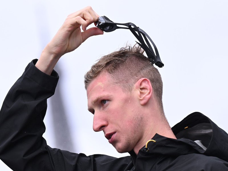 Kann als Zuschauer Kurzbahn-Weltmeister werden: Top-Schwimmer Florian Wellbrock. - Foto: Marijan Murat/dpa