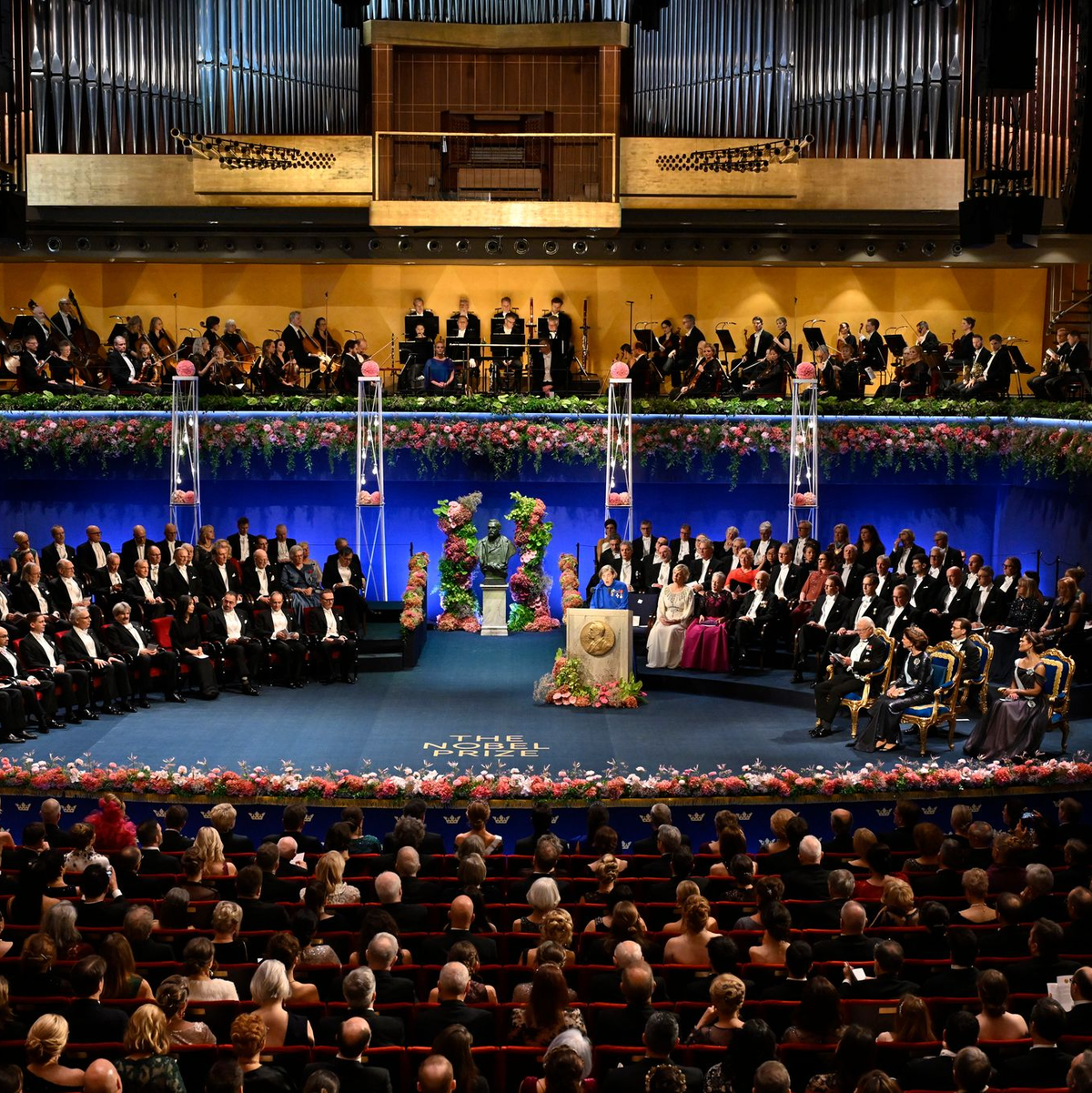 Die Nobelpreise werden in Stockholm auf einer prunkvollen Zeremonie verliehen. - Foto: Pontus Lundahl/TT News Agency/AP