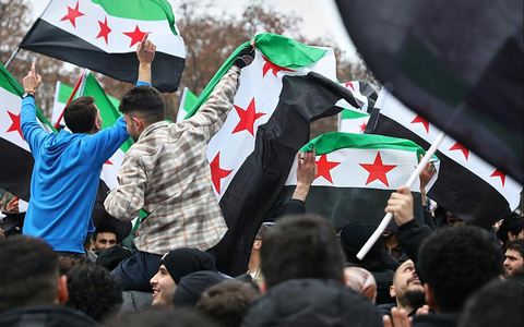 Syrer in Deutschland feiern den Sturz von Assad in Syrien (Archiv) - Foto: über dts Nachrichtenagentur Syrer in Deutschland feiern den Sturz von Assad in Syrien (Archiv) - Foto: über dts Nachrichtenagentur