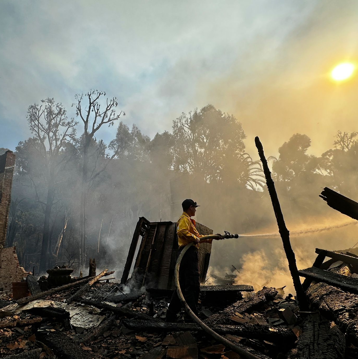 Grundstücke in der Region sind verwüstet. - Foto: Eugene Garcia/AP