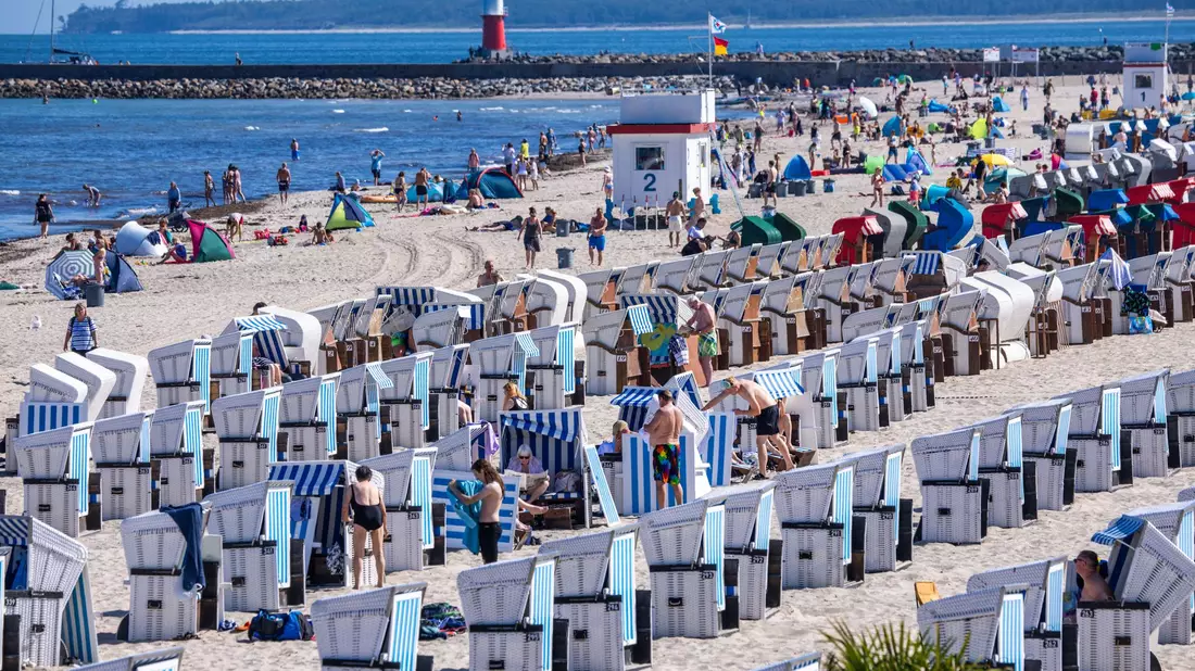 Im Jahr 2024 verzeichnete die Tourismus-Branche trotz Wirtschaftskrise ein Rekordjahr mit gut 496 Millionen Übernachtungen. - Bild: Jens Büttner/dpa