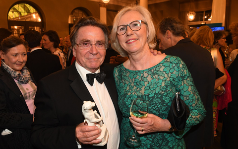 Die Witwe des verstorbenen Schauspielers Elmar Wepper findet nicht, dass die Zeit alle Wunden heile. - Foto: Felix Hörhager/dpa