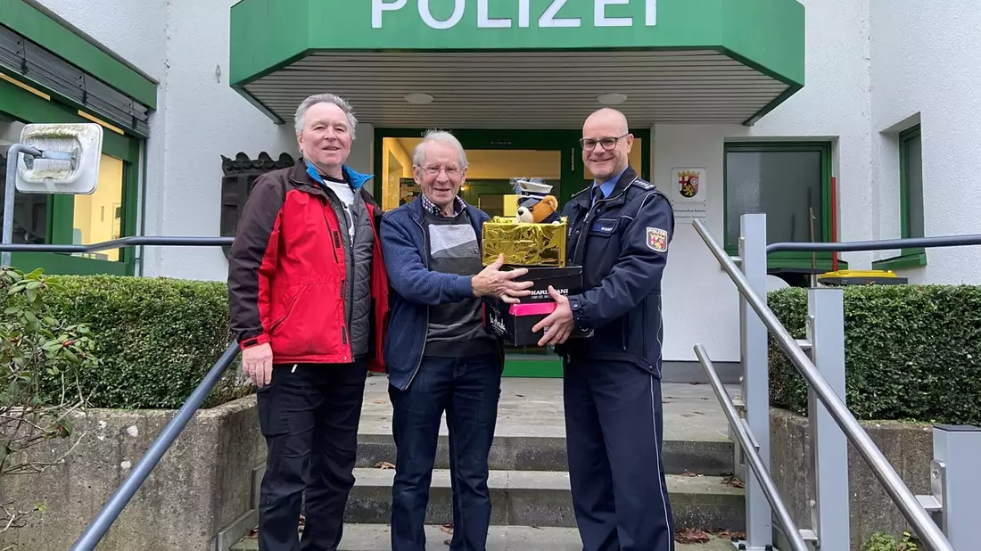 POL-PPKO: Polizei Altenkirchen rettet Weihnachtspakete! - Bild: presseportal.de