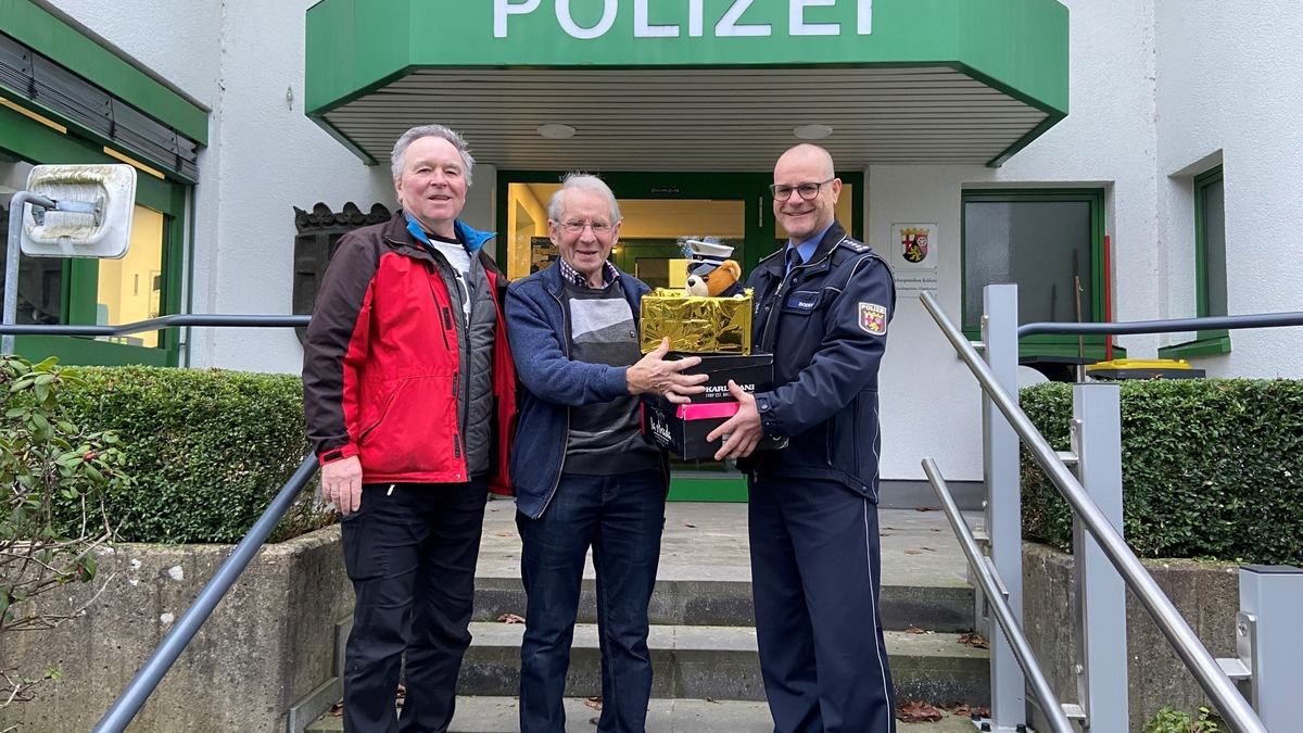 POL-PPKO: Polizei Altenkirchen rettet Weihnachtspakete! - Foto: presseportal.de