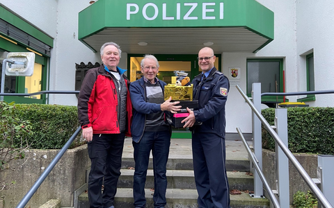 POL-PPKO: Polizei Altenkirchen rettet Weihnachtspakete! - Foto: presseportal.de