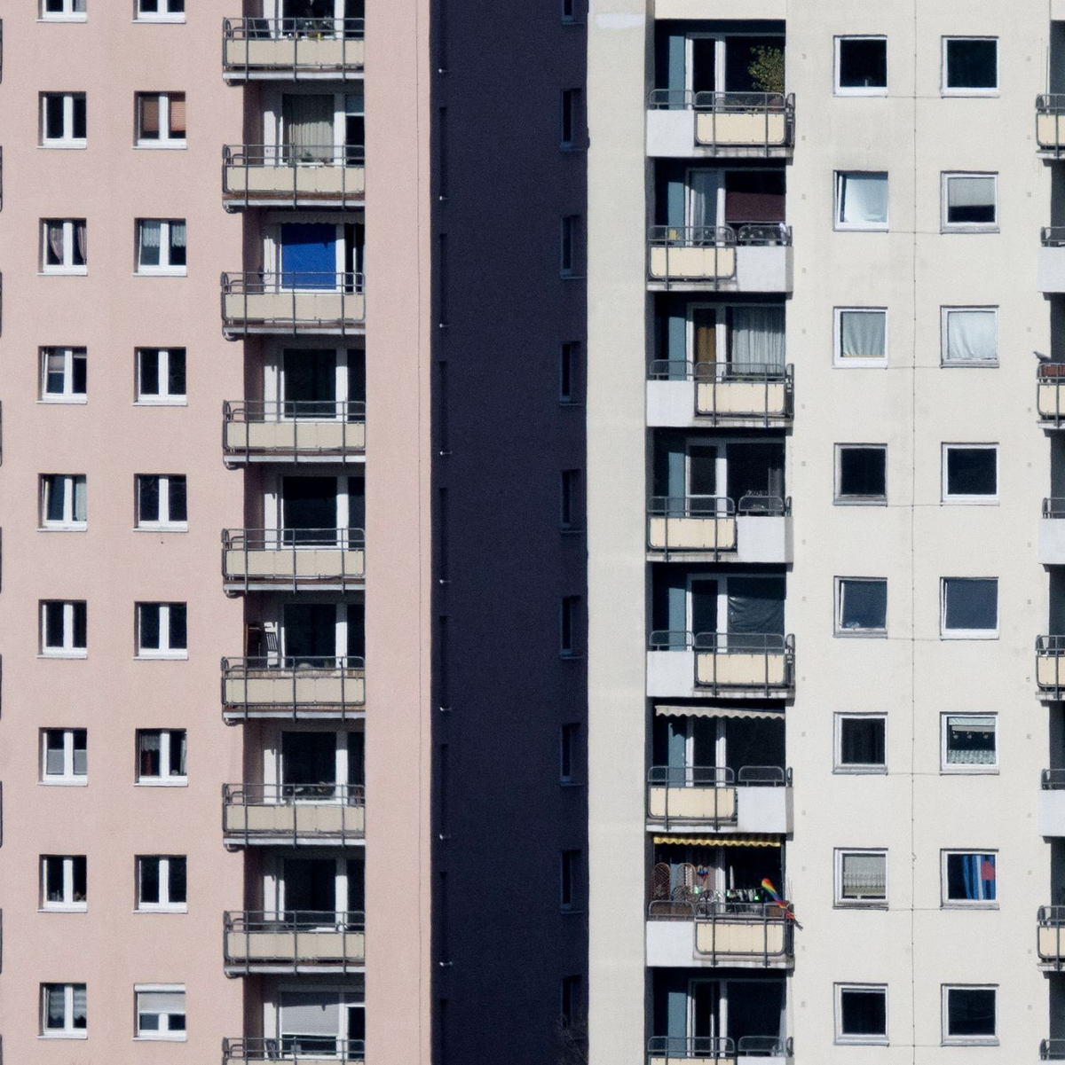 Ob in einem bestimmten Gebiet die Mietpreisbremse gilt, legen die Bundesländer selbst fest. Ob das befristet eingeführte Bundesgesetz, das ihnen dies erlaubt, über Ende 2025 hinaus verlängert wird, steht noch nicht fest.    - Foto: Marijan Murat/dpa
