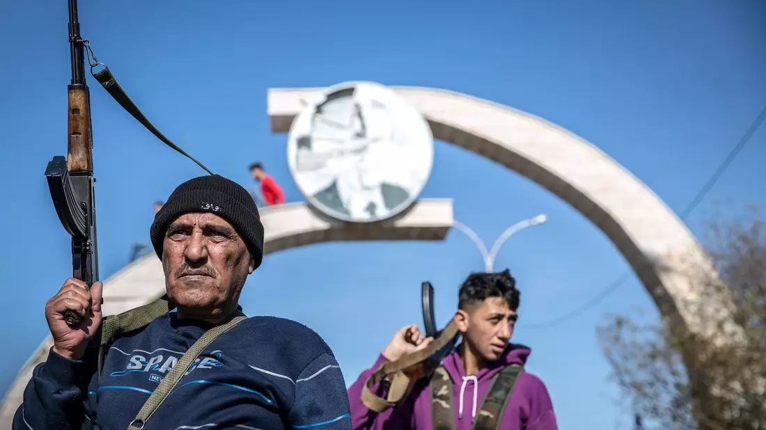 Auch nach dem Sturz Assads in Syrien bleiben Gebiete umkämpft. - Bild: Sally Hayden/SOPA Images via ZUMA Press Wire/dpa