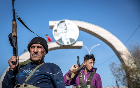 Auch nach dem Sturz Assads in Syrien bleiben Gebiete umkämpft. - Foto: Sally Hayden/SOPA Images via ZUMA Press Wire/dpa Auch nach dem Sturz Assads in Syrien bleiben Gebiete umkämpft. - Foto: Sally Hayden/SOPA Images via ZUMA Press Wire/dpa