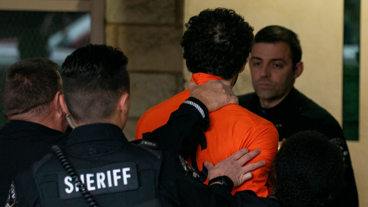 Der festgenommene Tatverdächtige sieht sich laut Polizei als Held - und wird im Netz für seine Bluttat gefeiert. (Archivbild) - Foto: Benjamin B. Braun/Pittsburgh Post-Gazette via AP/dpa