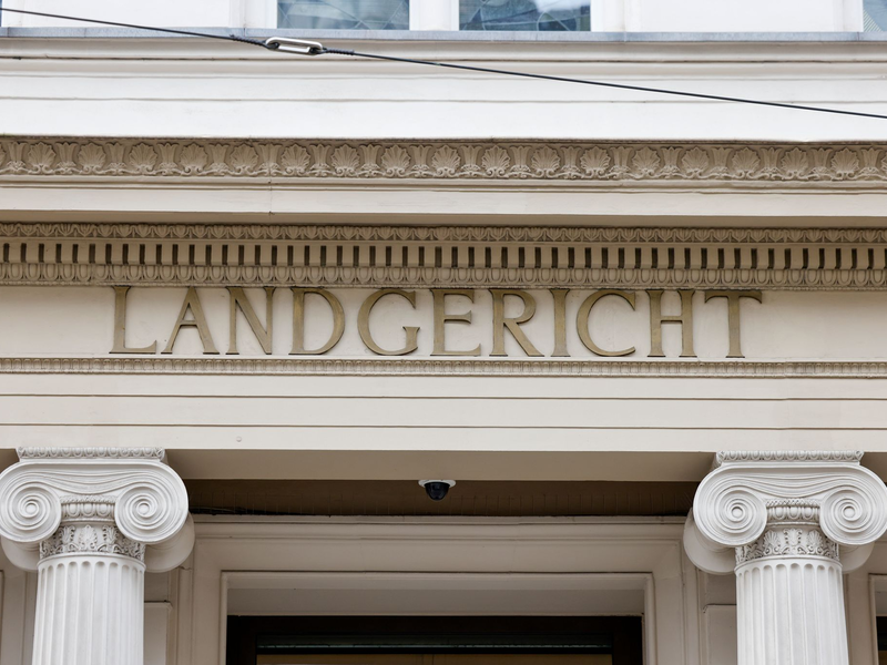 Der Mann soll seine Bekannte aus Wut mit 135 Messerstichen getötet haben. (Archivfoto) - Foto: Thomas Banneyer/dpa