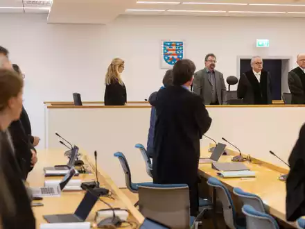Das Landgericht verhängte zweimal lebenslang und sprach einen Angeklagten frei. (Archivbild)  - Foto: Michael Reichel/dpa
