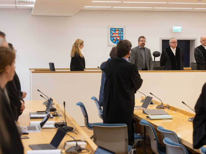 Das Landgericht verhängte zweimal lebenslang und sprach einen Angeklagten frei. (Archivbild)  - Foto: Michael Reichel/dpa