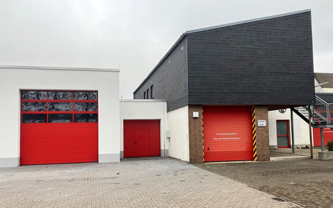 FW-AR: Stadt Arnsberg investiert in den Brandschutz - Feuerwehrgerätehaus Oeventrop erweitert - Foto: presseportal.de