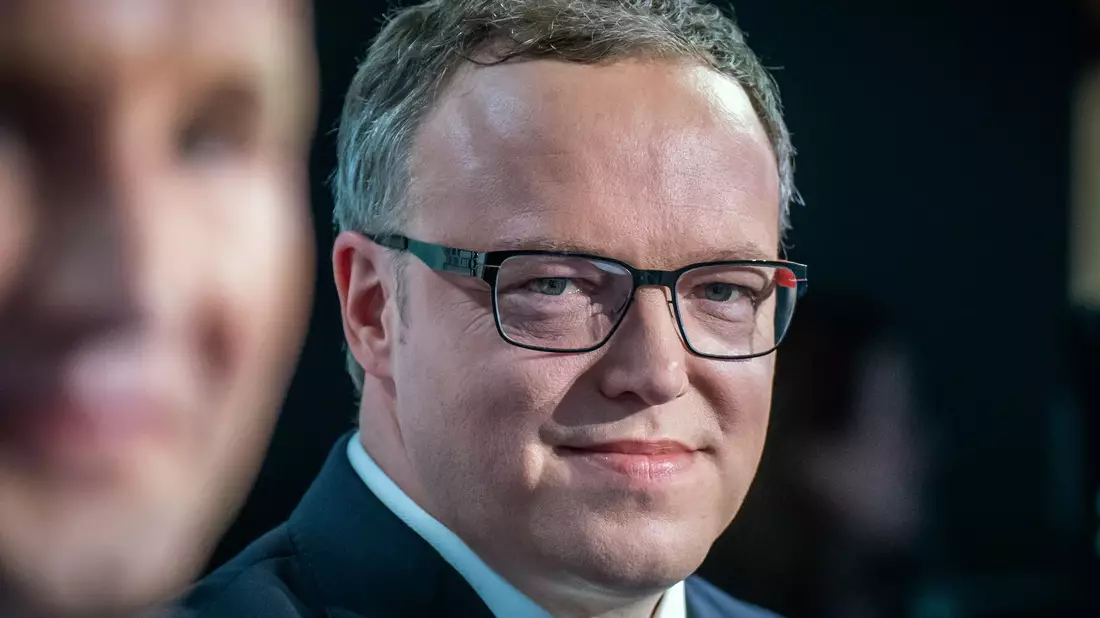 Der CDU-Politiker Mario Voigt will in Thüringen Ministerpräsident werden - möglichst ohne auf Stimmen der AfD angewiesen zu sein.  - Bild: Michael Kappeler/dpa