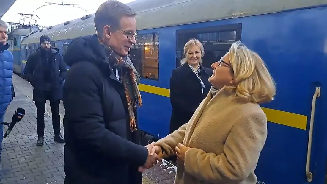 Bundesentwicklungsministerin Svenja Schulze (SPD) hat die vom russischen Angriffskrieg gezeichnet seit Beginn der Invasion schon mehrfach besucht. - Bild: Andreas Stein/dpa