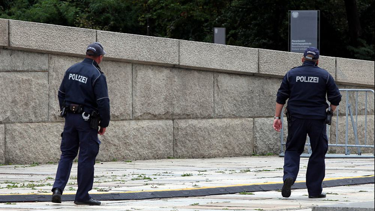 Polizei vor dem Bundestag (Archiv) - Foto: über dts Nachrichtenagentur