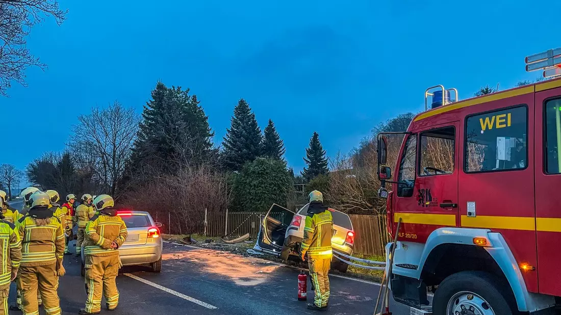 FW Dresden: Drei verletzte Personen nach Verkehrsunfall - Bild: presseportal.de