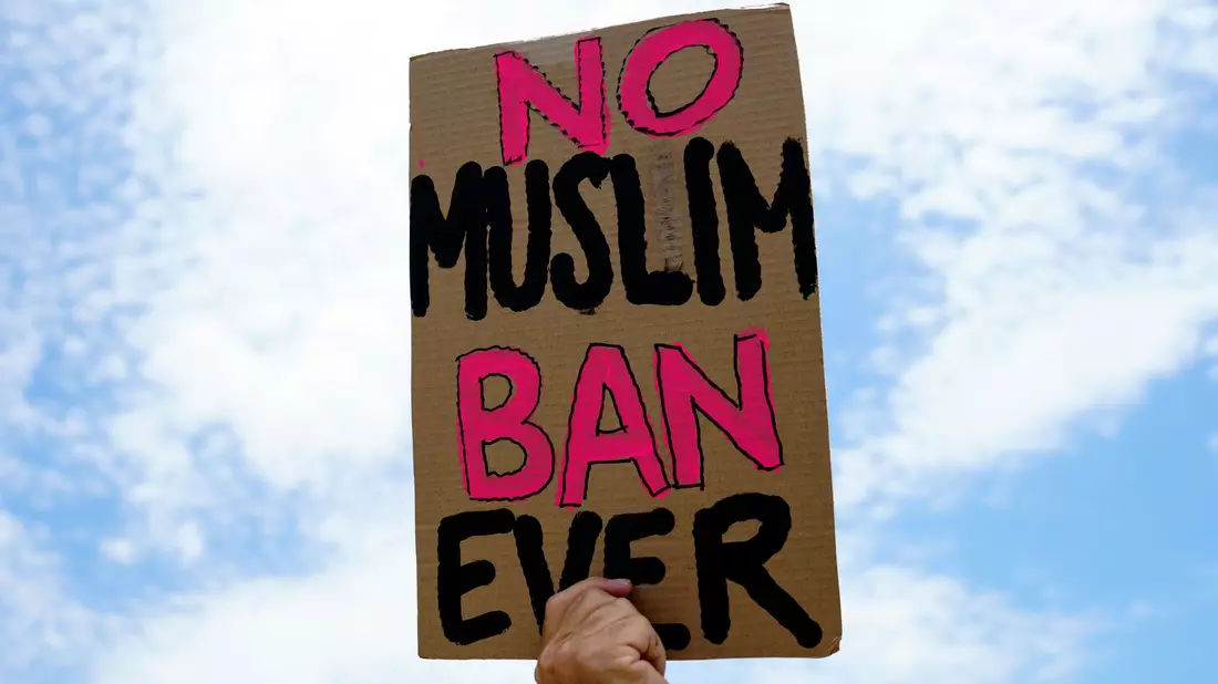 US-Hochschulen fürchten, dass Trump als erneuter Präsident wieder einen Einreise-Stopp für Menschen aus muslimisch geprägten Ländern verhängen könnte. (Archivbild) - Bild: Carolyn Kaster/AP/dpa