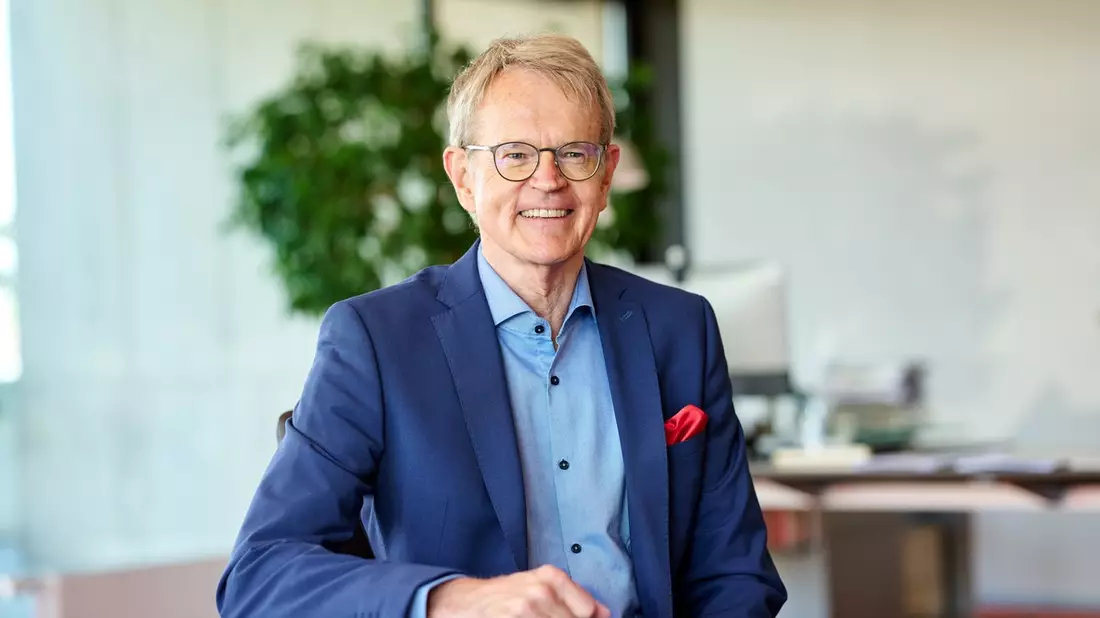 Stefan von Holtzbrinck ist Deutschlands Medienmanager des Jahres / Wie ist es, das Buch von Angela Merkel zu verlegen? - Bild: presseportal.de