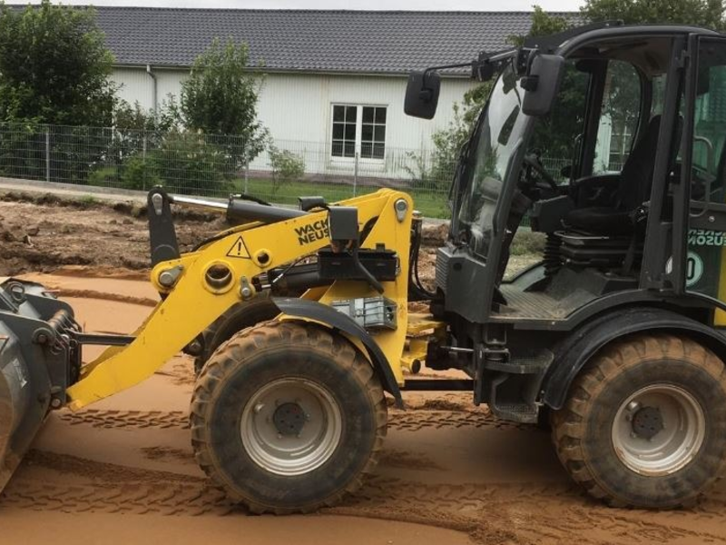 POL-SE: Krems II - Radlader gestohlen - Polizei sucht Zeugen - Foto: presseportal.de