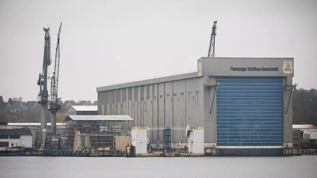Gibt es neue Investoren für die Flensburger Werft? (Archivbild) - Bild: Christian Charisius/dpa