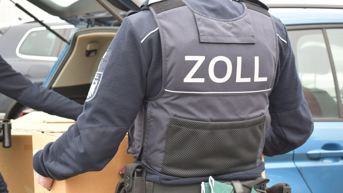 HZA-A: Bundesweiter Einsatz zur Bekämpfung von Clankriminalität/76 Zöllnerinnen und Zöllner in Schwaben und Oberbayern im Einsatz - Foto: presseportal.de