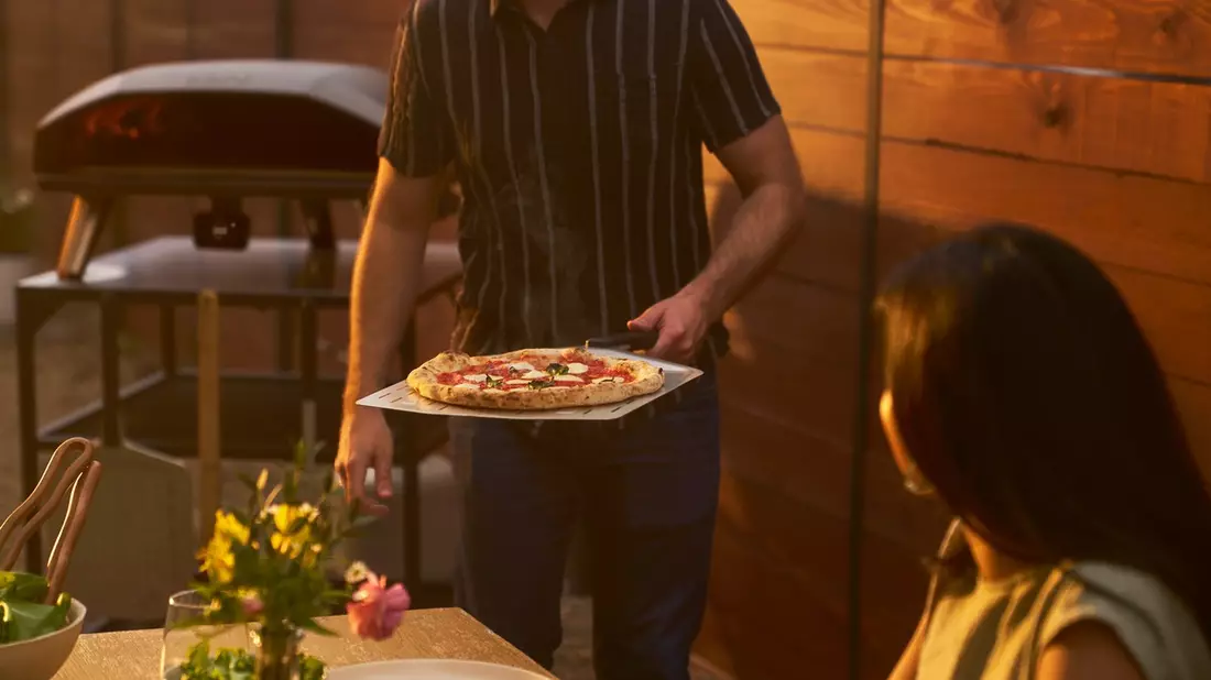 SHARE THE SPARK: Ooni's Umfrage zeigt, wie das Lieblingsessen Pizza Verbindungen stärkt / Beziehungsexpertin Paula Lambert kommentiert die Ergebnisse - Bild: presseportal.de