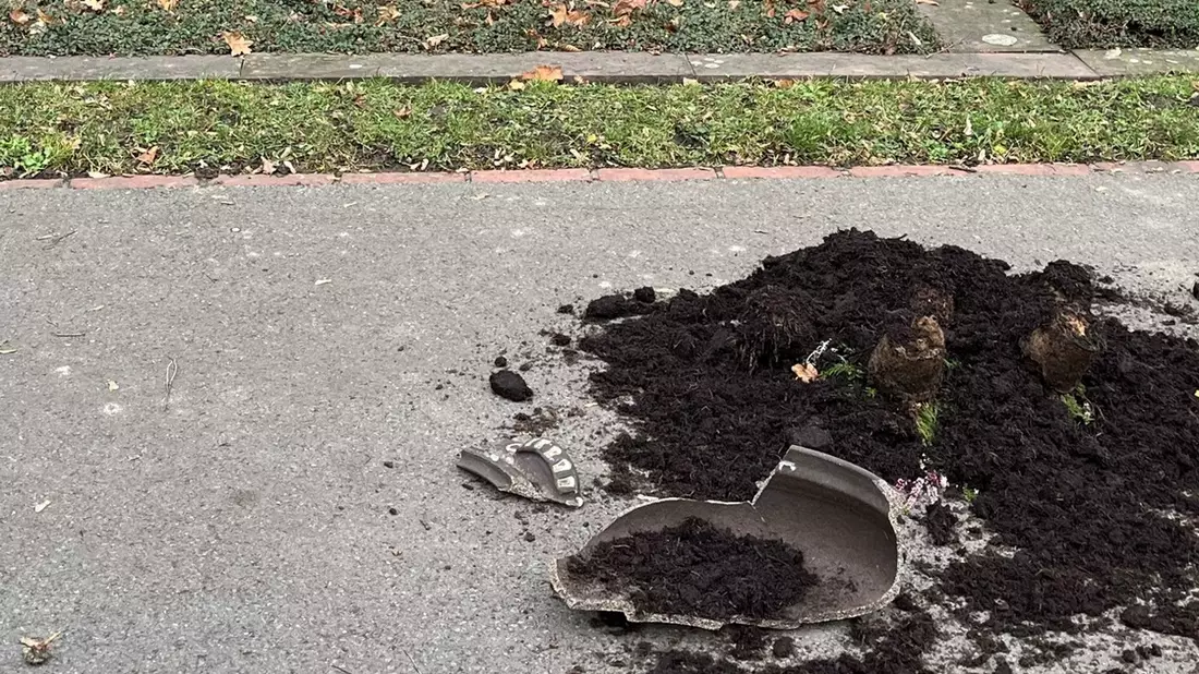 POL-AC: Vandalismus auf dem Friedhof - Unbekannte beschädigen Gräber - Bild: presseportal.de