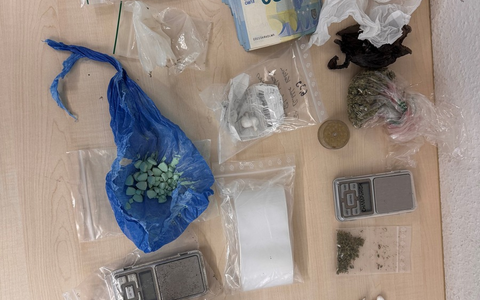 POL-K: 241212-2-K Polizisten nehmen mutmaßlichen Drogendealer fest - Drogen und Bargeld bei Wohnungsdurchsuchung sichergestellt - Foto: presseportal.de