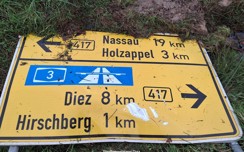 POL-PDMT: Langenscheid. Schild beschädigt und geflüchtet - Foto: presseportal.de