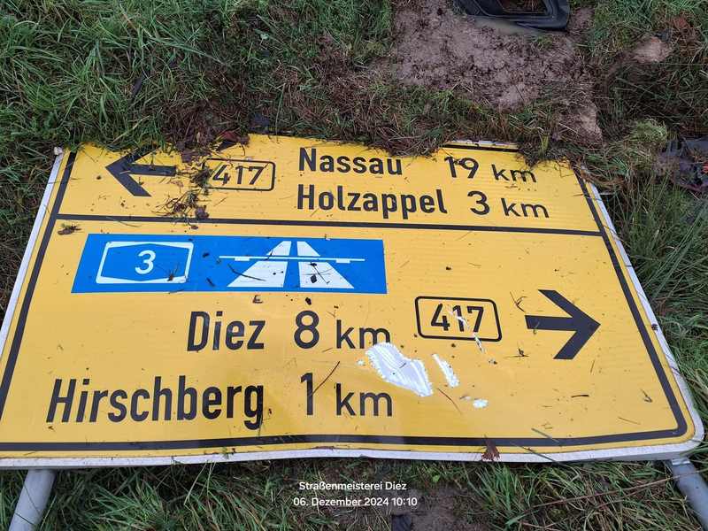 POL-PDMT: Langenscheid. Schild beschädigt und geflüchtet - Foto: presseportal.de