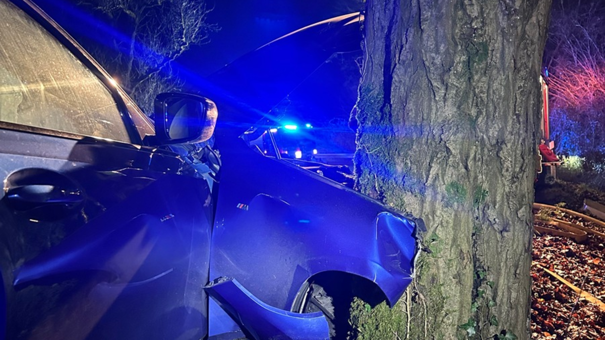 FW-DT: eCall-System meldet Verkehrsunfall - Drei Verletzte - Foto: presseportal.de