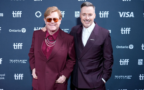 Beim Film «Elton John: Never Too Late» führte der Ehemann des Popstars, David Furnish, Regie. - Foto: Chris Pizzello/Invision/AP/dpa