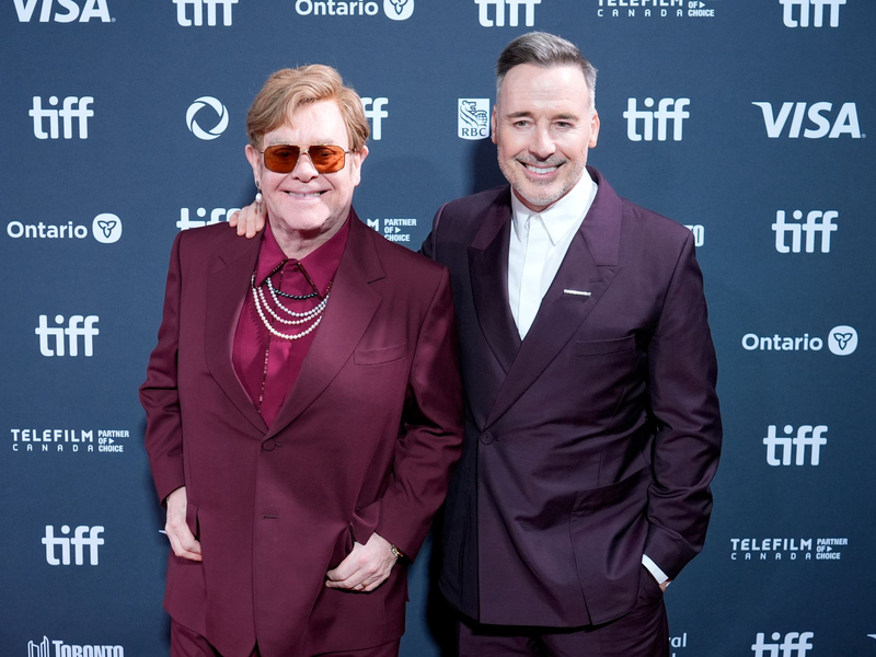 Beim Film «Elton John: Never Too Late» führte der Ehemann des Popstars, David Furnish, Regie. - Foto: Chris Pizzello/Invision/AP/dpa
