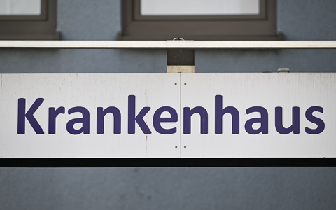 Der Streik ist zunächst aufgeschoben. Wie es weitergeht, sollen nun die Ärztinnen und Ärzte in einer Urabstimmung entscheiden. (Archivbild) - Foto: Arne Dedert/dpa