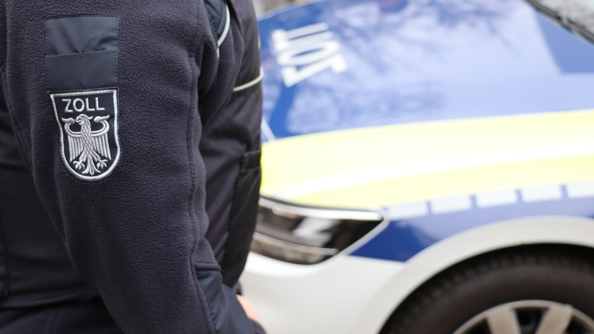 HZA-BI: Bundesweite Prüfung zur Bekämpfung der Clankriminalität/Bielefelder Zoll deckt illegale Beschäftigung auf - 50 Kilo unversteuerter Shisha-Tabak sichergestellt - Foto: presseportal.de