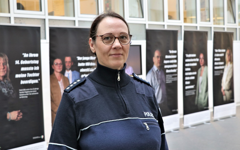 POL-NE: Ausstellung zur Sensibilisierung für Verkehrssicherheit im Lichthof im Kreishaus Neuss - Foto: presseportal.de