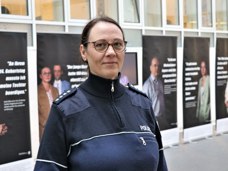 POL-NE: Ausstellung zur Sensibilisierung für Verkehrssicherheit im Lichthof im Kreishaus Neuss - Foto: presseportal.de