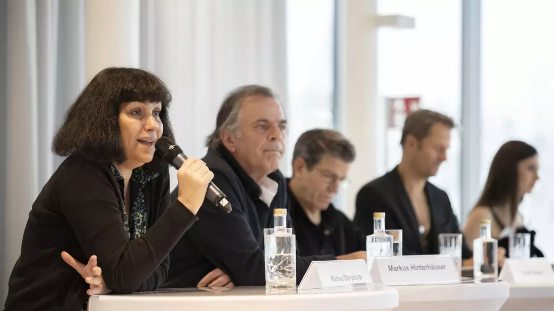 Die ehemalige Schauspielchefin Marina Davydova und die Salzburger Festspiele wollen einen Rechtsstreit vermeiden und einigten sich jetzt einvernehmlich. - Bild: Tobias Steinmaurer/APA/dpa